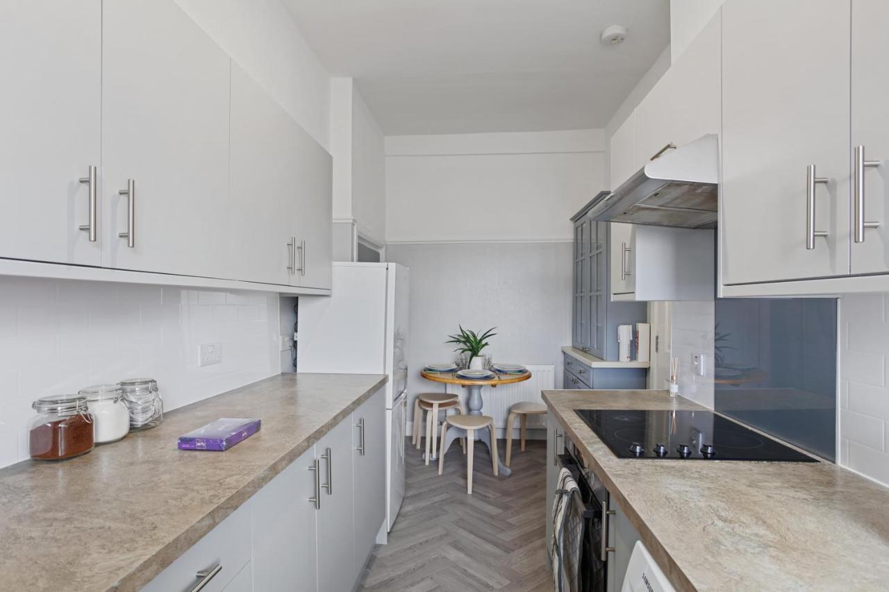 Lovely 3 Bedroom Apartment In Aberdeen Centre Zewnętrze zdjęcie
